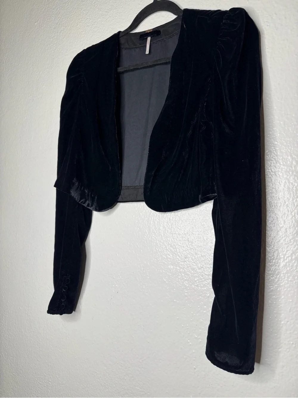 Free People Black Velvet Cropped Bolero Jacket Blazer Structured Shoulders Sz S